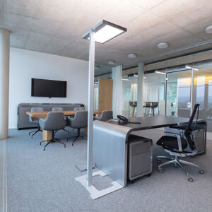 Luctra Luctra Vitawork LED stojací lampa 17000lm