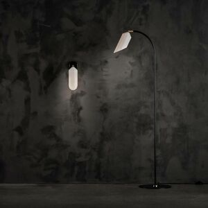 LE KLINT LE KLINT Pliverre stojací lampa, zahnutá, opálová